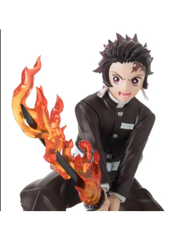 Figura  Xross Link Tanjiro Kamado Espada en llamas. Demon Slayer Kimetsu No Yaiba